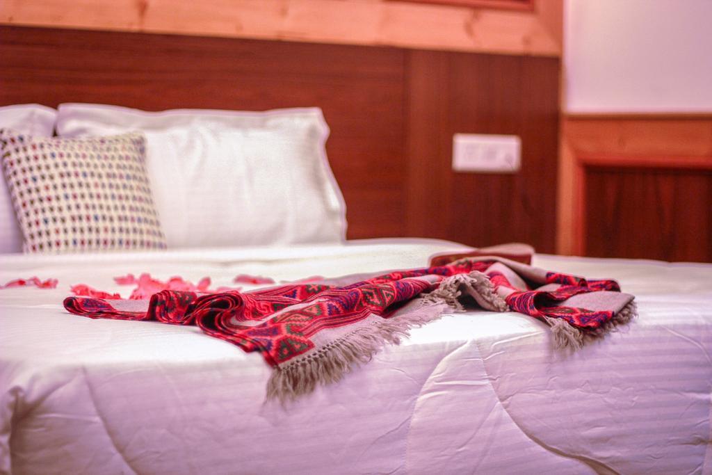 Vivaan The Sunrise Resort Manāli Exteriör bild