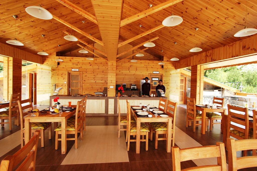 Vivaan The Sunrise Resort Manāli Exteriör bild
