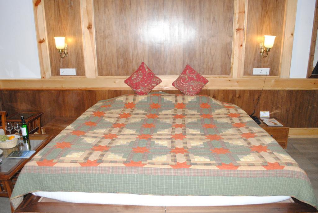 Vivaan The Sunrise Resort Manāli Exteriör bild