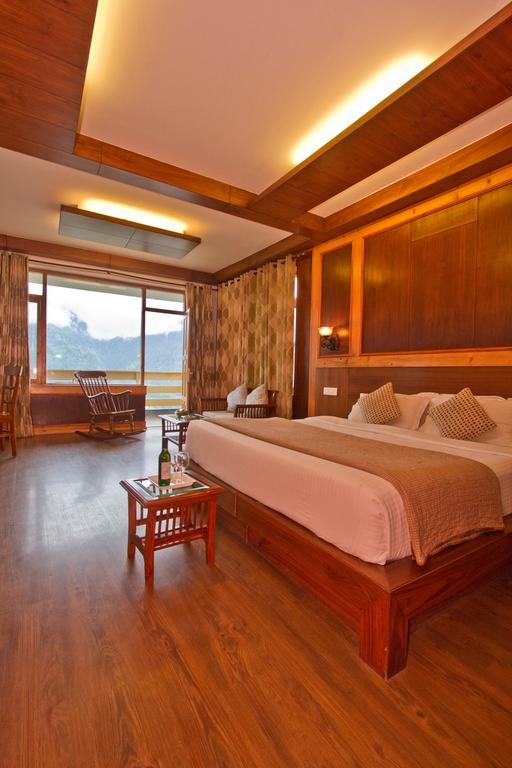 Vivaan The Sunrise Resort Manāli Exteriör bild