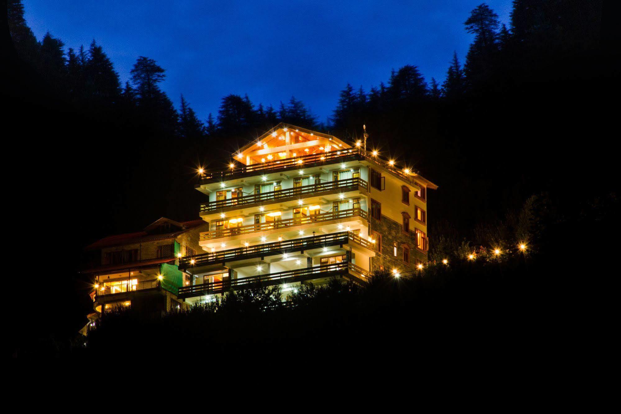 Vivaan The Sunrise Resort Manāli Exteriör bild